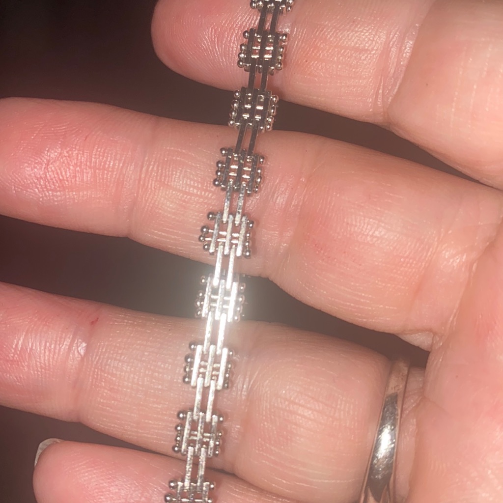 Lovely Silver Tone Link Bracelet - Ia
